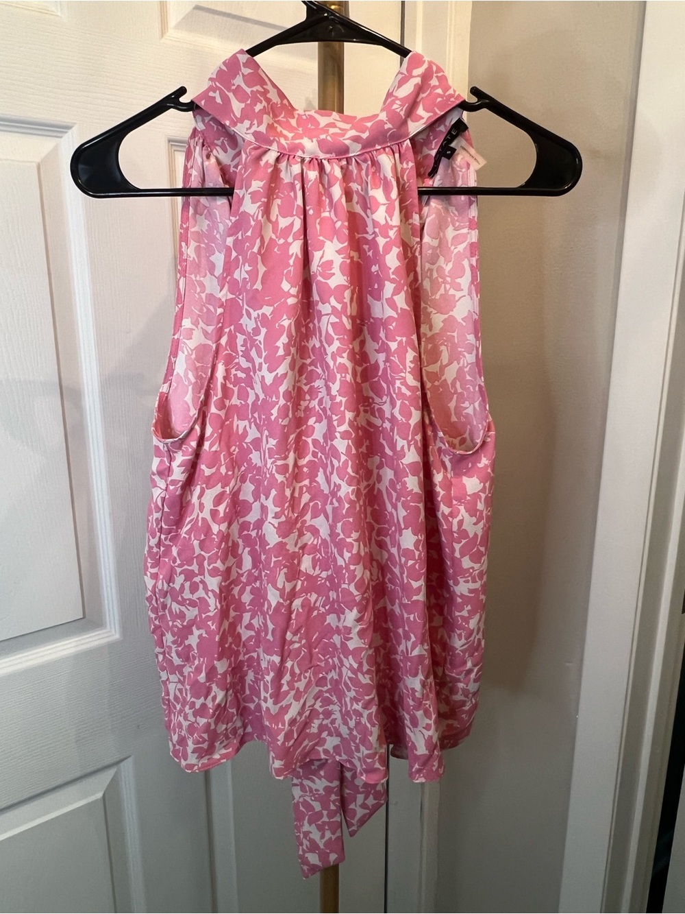 1.STATE Pink & White Floral Sleeveless top w/ back tie.
